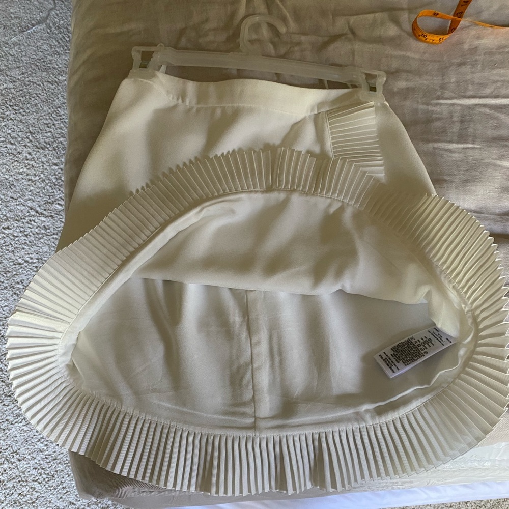 Ted Baker White Pleated Mini Skirt Ted Size 0, US size 2 - Picture 5 of 8